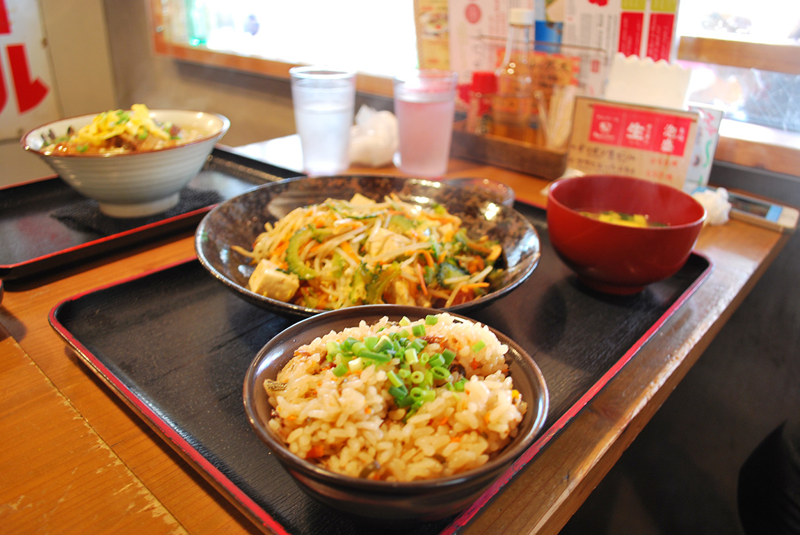 亀膳食堂（沖縄麺）