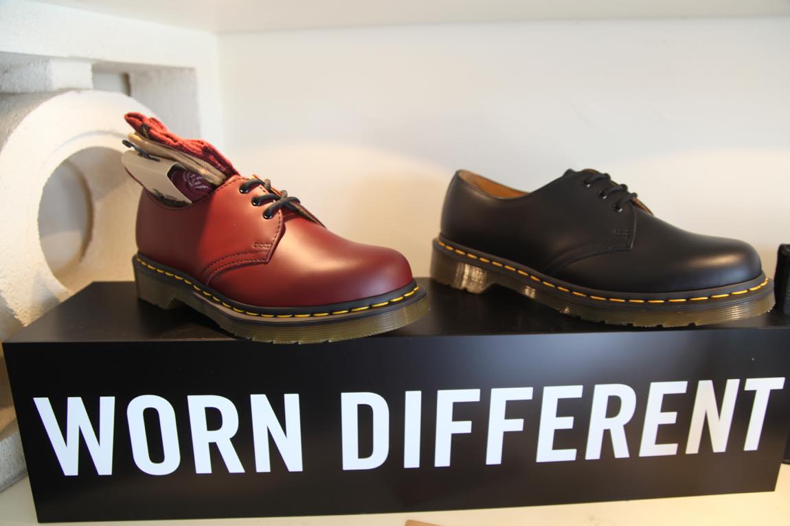 dr martens 1560