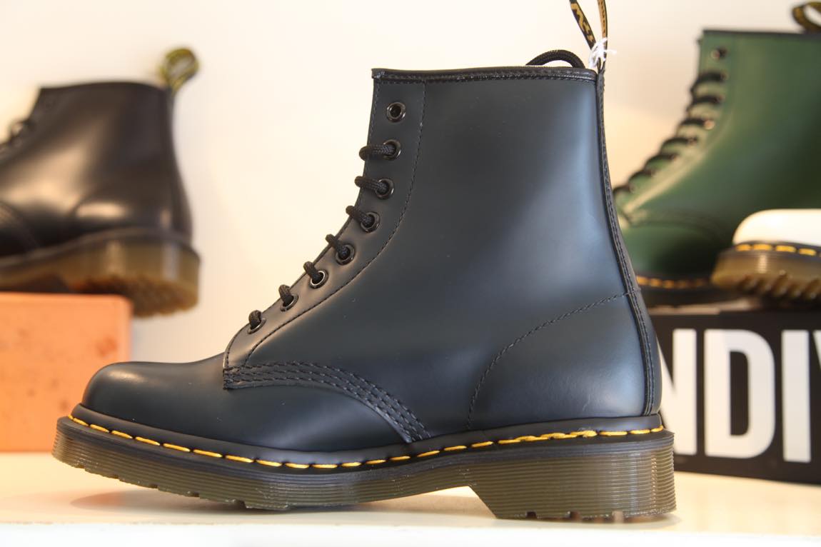 dr martens 1560