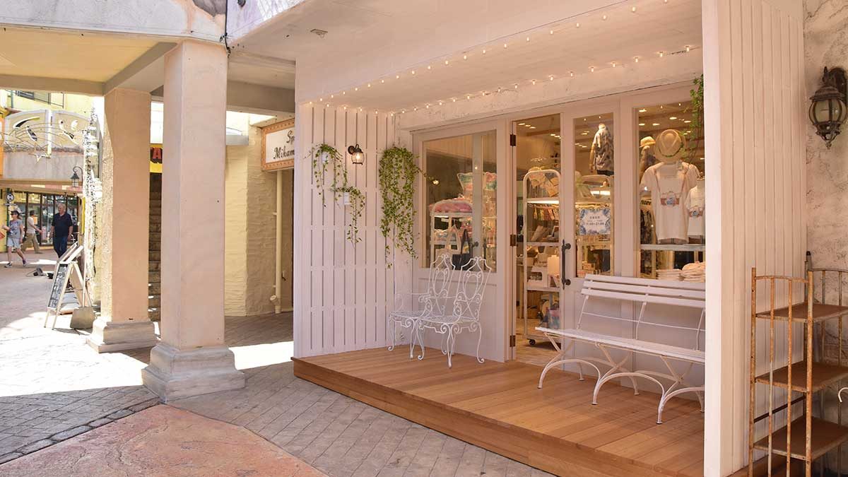 Splash Okinawa Mihama Market デポアイランド